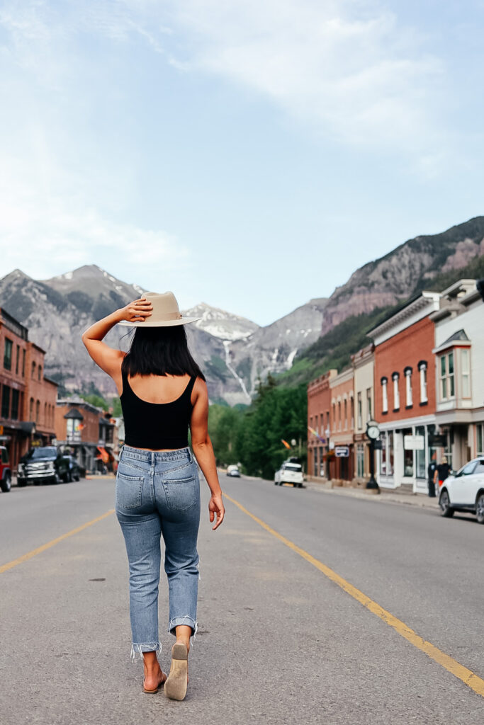 Telluride travel guide. Colorado vacations. wide brim out